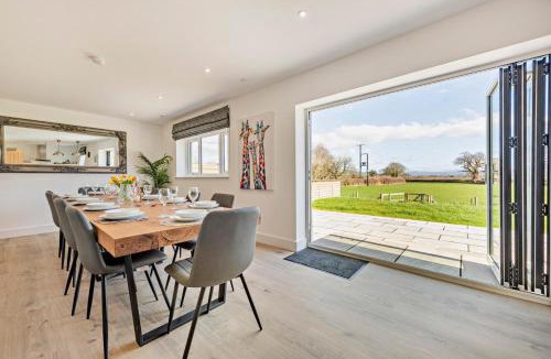 Llanarthney House | 6 Bed in Llanarthney oc-c28878