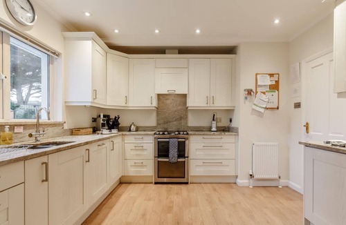Constantine Bay House | 6 Bed in Padstow (oc-p00774)