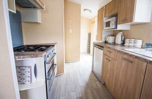 Lowestoft House | 6 berth caravan with decking and WiFi at North Denes in Suffolk ref 40113ND