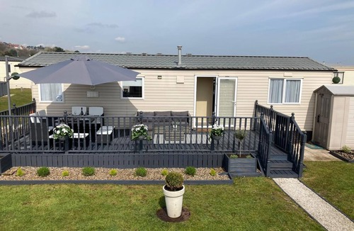 Lowestoft House | 6 berth caravan with decking and WiFi at North Denes in Suffolk ref 40113ND