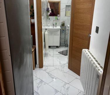 Heathfield Apartment | 6 Copse View