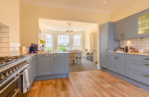 Lowestoft Cottage | 7 Bed in Lowestoft (oc-k27902)