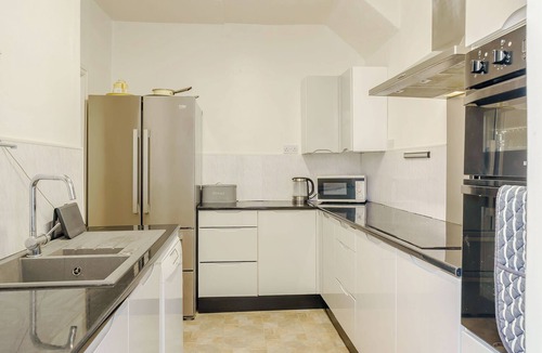 South Shore Cottage | 7 bedroom accommodation in Blackpool