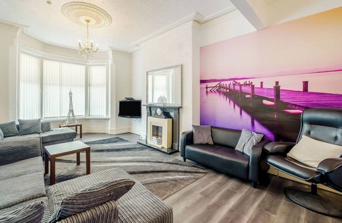 South Shore Cottage | 7 bedroom accommodation in Blackpool
