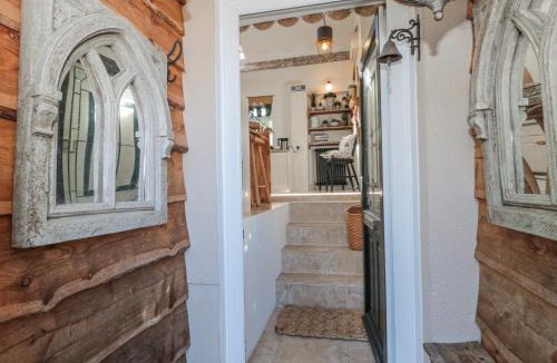 Ozleworth House | 7 The Cedars