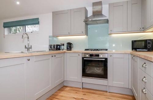 Looe Cabin | 7 Valley View, Open-plan, WiFi