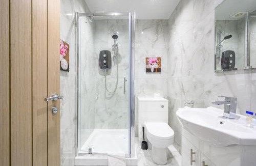 Holbeck Apartment | -75ACR- Setup for your relaxed & amazing stay