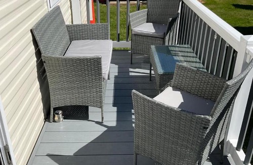 Leysdown-on-Sea House | 8 Berth Caravan With Side Decking At Harts Holiday Park In Kent Ref 74283Fv