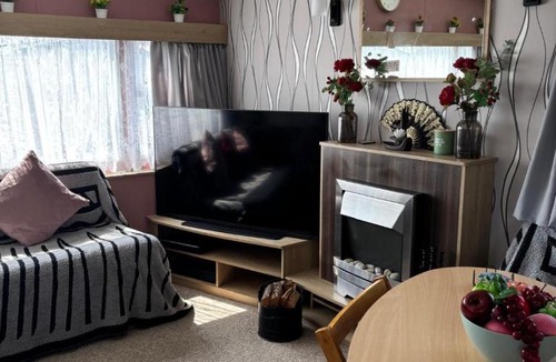 Leysdown-on-Sea House | 8 Berth Caravan With Side Decking At Harts Holiday Park In Kent Ref 74283Fv