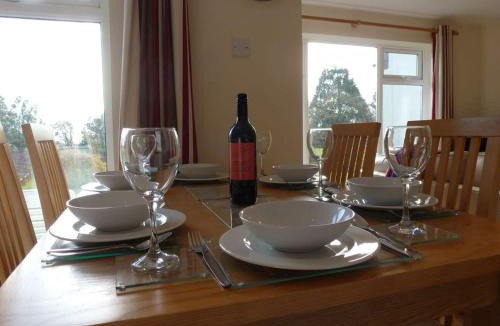 St. Ann's Chapel Ski Chalet | 8 Manorcombe Bungalows