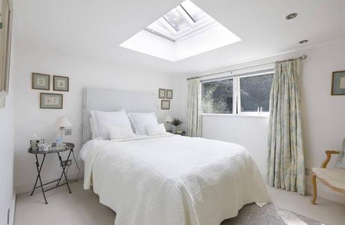 Woolbeding Apartment | 9 Elmleigh