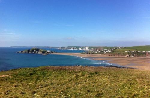 Thurlestone Apartment | 9 The Downs, Thurlestone, South Devon on the coastal footpath overlooking Burgh Island