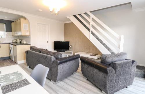 Corton House | 91 Waterside Park
