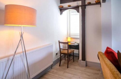 Staines House | A Bright and Spacious Gem