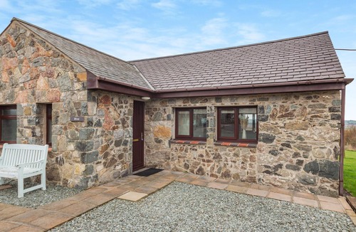 Dwyran Cottage | A bright, cosy one bedroom cottage with underfloor heating.