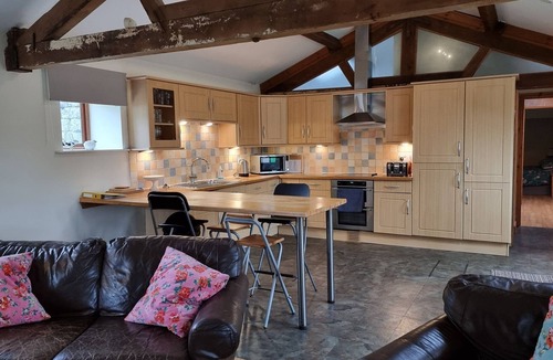 Eldwick Cottage | A cottage that sleeps 4 guests in 2 bedrooms
