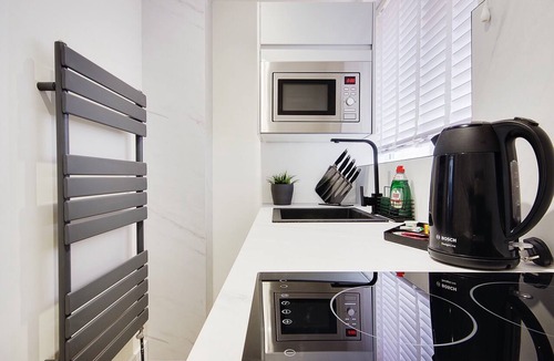 Westbourne Apartment | A Spacious Luxury Suite Open Bath
