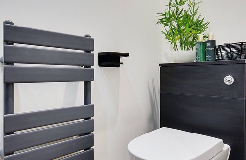 Westbourne Apartment | A Spacious Luxury Suite Open Bath