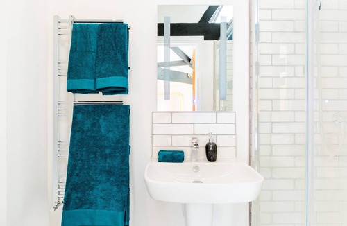 Deerhurst House | A tranquil countryside escape, with a Swimming Pool, Jacuzzi and Sauna!