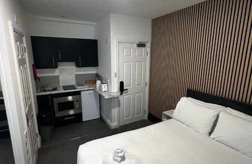 Riverside Apartment | Aaron Wise - 09 Coldstream Studios