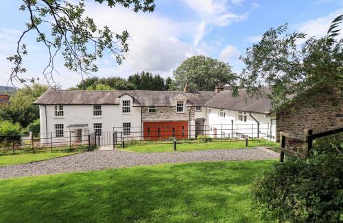 Penny Bridge House | Abbots Reading Suite