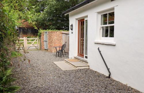 Penny Bridge House | Abbots Reading Suite