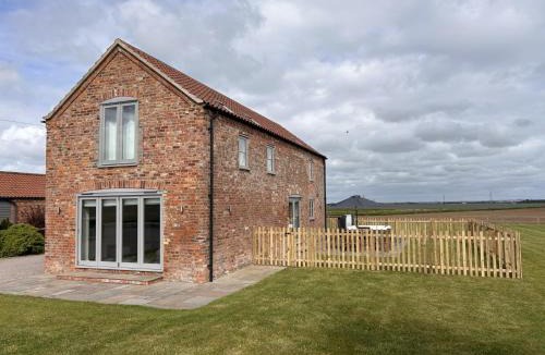 Boston House | Acacia Barn