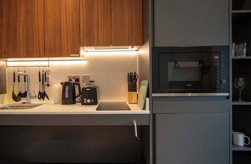 East Acton Apartment | Accessible Studio | Long Stay Ideal | StayCozy