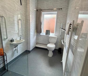 Kettering Apartment | Accessible Town Centre 1 bed Flat Kettering Wi-FI