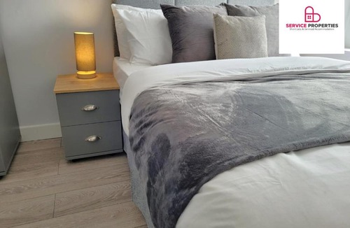 Faversham Apartment | Affordable 2BR Flat with FREE Parking