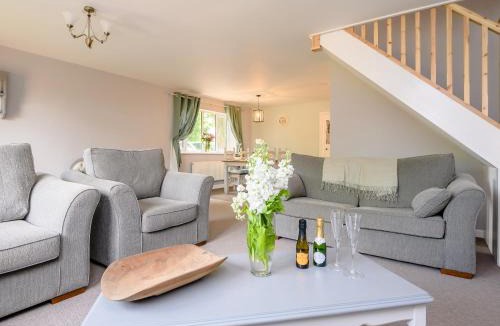 East Dereham House | Alder Lodge