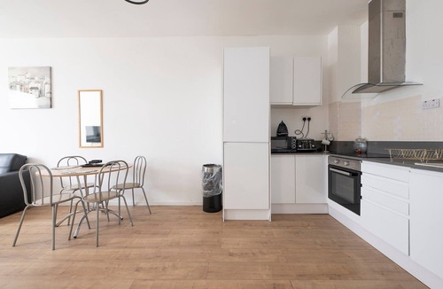 Smethwick Apartment | Alluring West Bromwich Getaway
