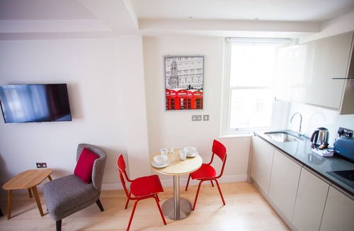 Kings Cross St. Pancras Apartment | Alma Studios are in central Islington. Only 5 minutes walk from Angel tube.