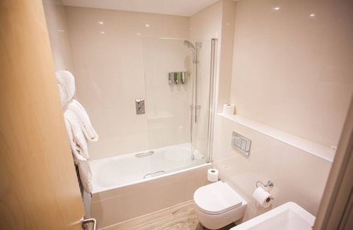 Kings Cross St. Pancras Apartment | Alma Studios are in central Islington. Only 5 minutes walk from Angel tube.
