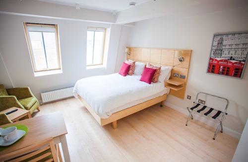 Kings Cross St. Pancras Apartment | Alma Studios are in central Islington. Only 5 minutes walk from Angel tube.