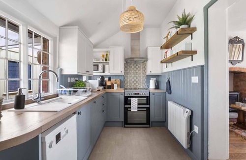 Forthampton House | Alms House West, Grade II Listed, Garden & Patio