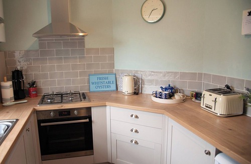 Felpham Cottage | An original Coastguard’s Cottage with private access to the beach.