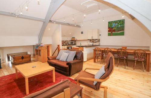 Birchover House | Andlestone