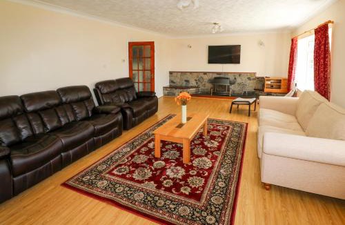Menai Bridge House | Anglesey White Haven