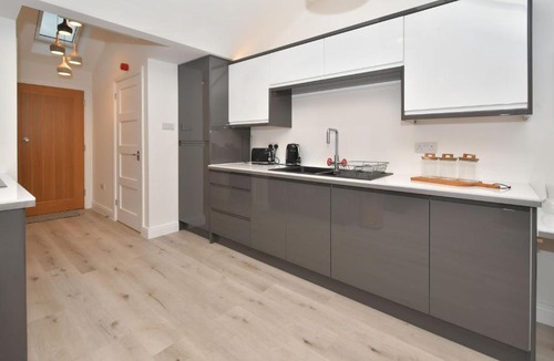 Congleton Apartment | Antrobus Deluxe Apartments by YourStays