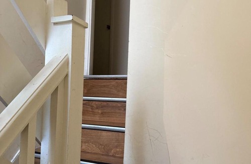 Leigh Apartment | Apartment Sleeps 2