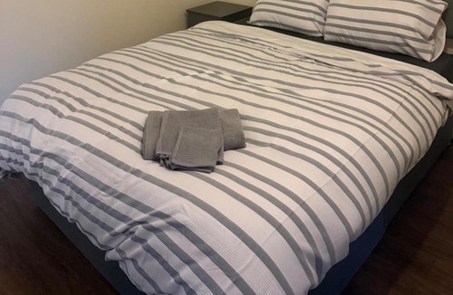 Leigh Apartment | Apartment Sleeps 2