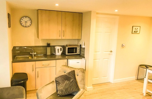 Blakeney Apartment | Apartment Sleeps 4 with Parking
