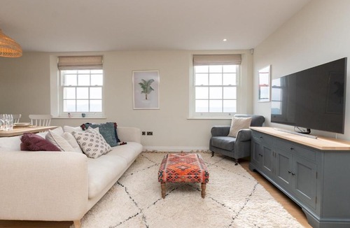 Bath Apartment | Apartment with Stunning Views and Free Parking - Pass the Keys