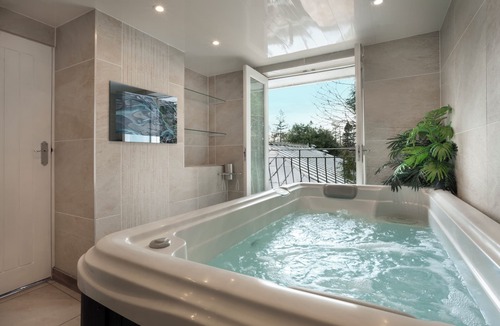 Bowness-on-Windermere Hotel | Aphrodites Group