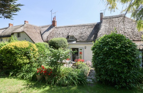 Burton Bradstock Cottage | Apple Tree Cottage