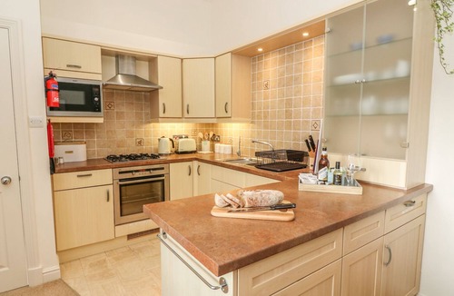 Windermere Cottage | APPLE TREE COTTAGE, with a garden in Troutbeck Bridge