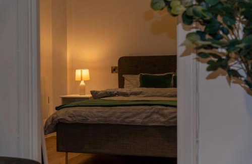 Wallington North Apartment | Apt Croydon, 1 Min walk to Train