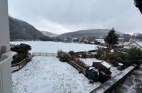 Glyn Ceiriog Cottage | ARAELFA, pet friendly, with open fire in Llangollen