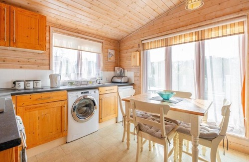 Oulton Broad Resort | Arigato Lodge
